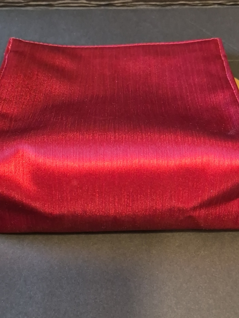 Yves Saint Laurent Red Satin Parfums Cosmetic Pouch - Picture 3 of 5